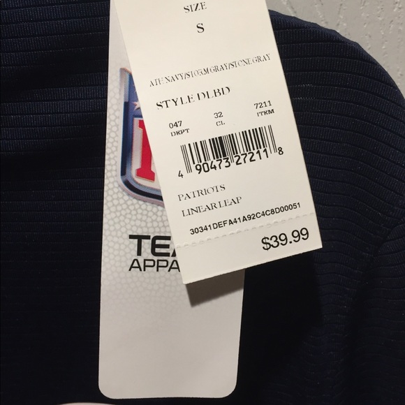 Patriots 1/4 zip active top - Picture 3 of 4